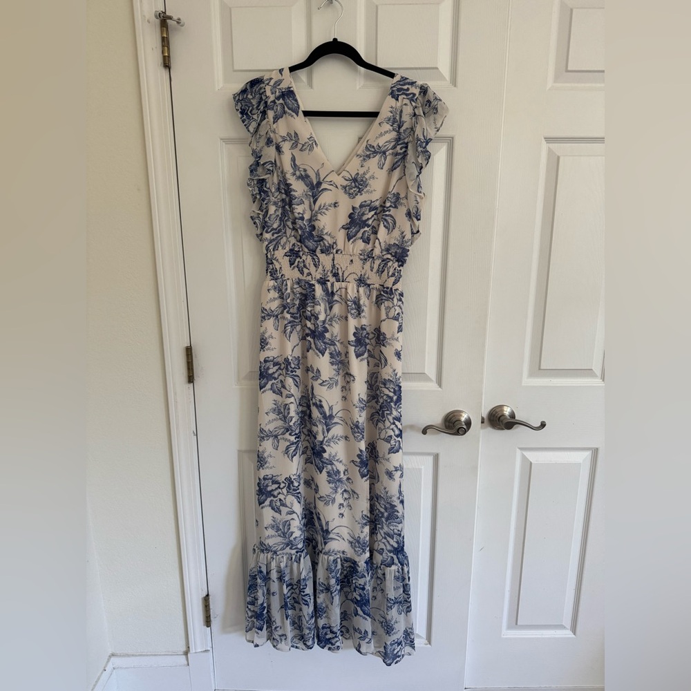Express Printed V-Neck Ruffle Maxi Dress - Picture 3 of 7